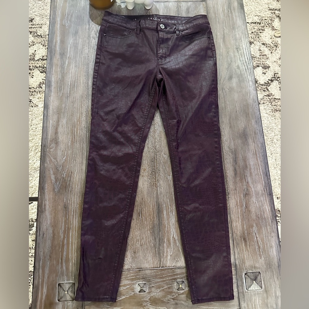 WHBM THE skinny Jeans in gator
